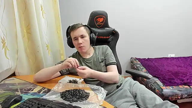 iliaskrislove live sex cam