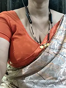 bhuvana_555's cam snapshot