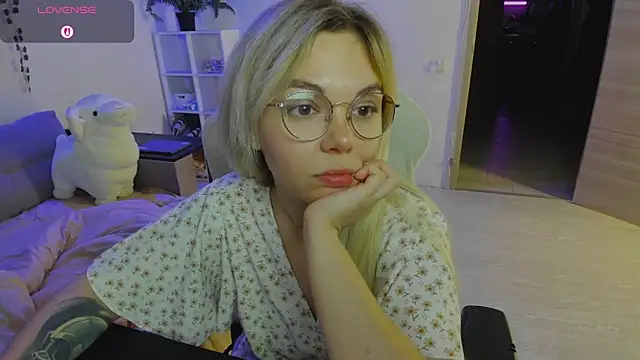 SpecterGirl's cam snapshot