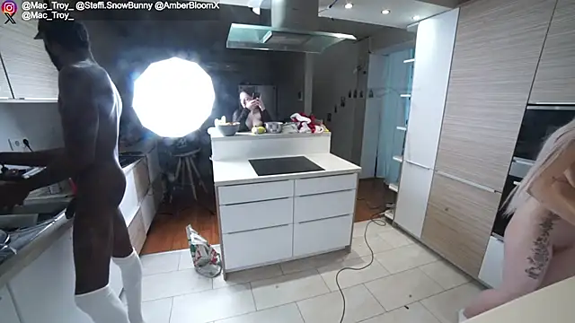 MacTroy's cam snapshot