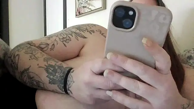 BigPurrr2340's cam snapshot