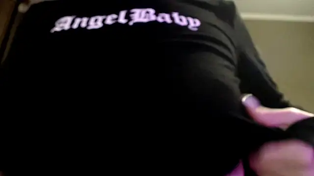 Iris_lave's cam snapshot