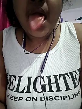 Deborbhavi222's cam snapshot