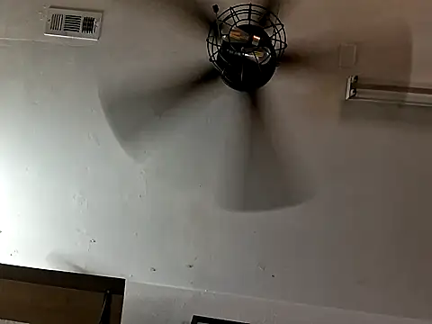 MISTERANDDEMI's cam snapshot