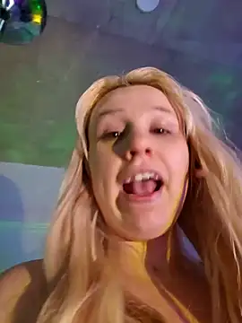 RaisingDaisy's cam snapshot