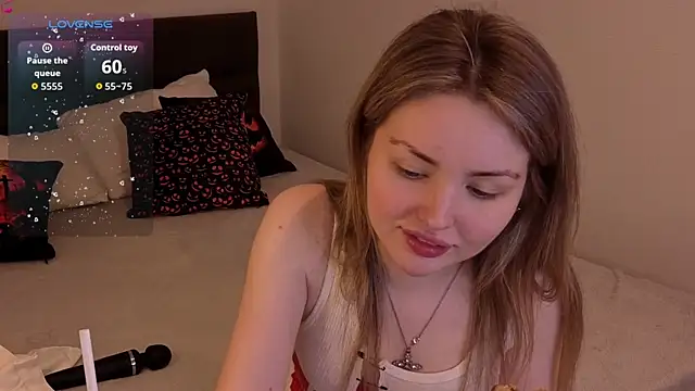 Lora_Rosee's cam snapshot