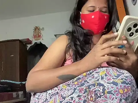 Tamil_Sanjana_'s cam snapshot