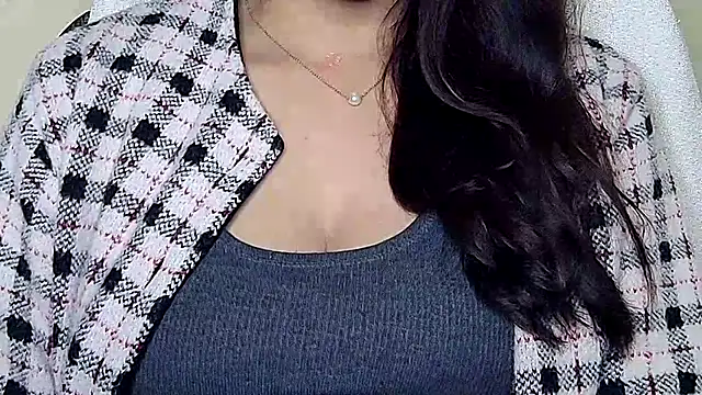 Naina_For_You's cam snapshot