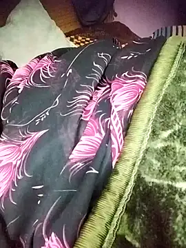 aadhini01's cam snapshot