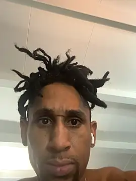 TheRealMrDLlong's cam snapshot