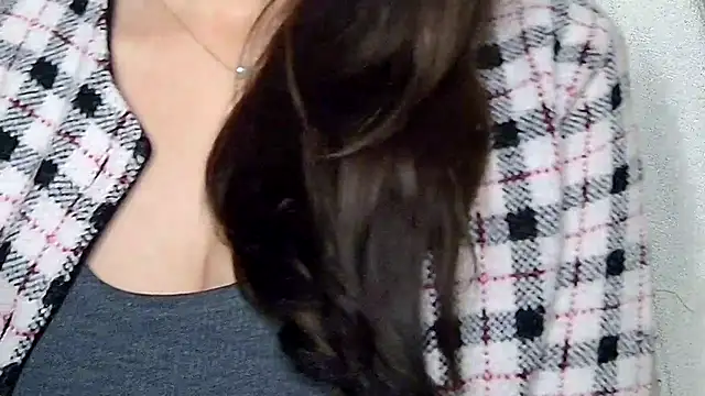 Naina_For_You's cam snapshot