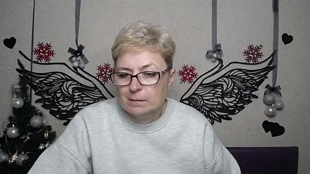 EmiliaGree live sex cam