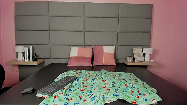 DoveMullerr's cam snapshot