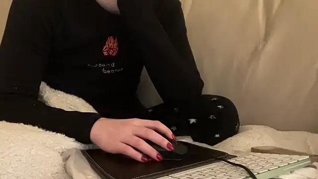 ijustturned18today's cam snapshot