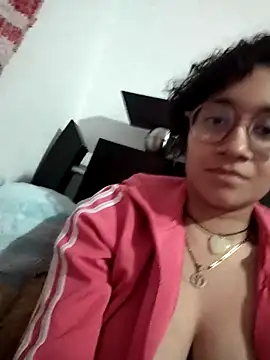 Lili_Gomez_'s cam snapshot