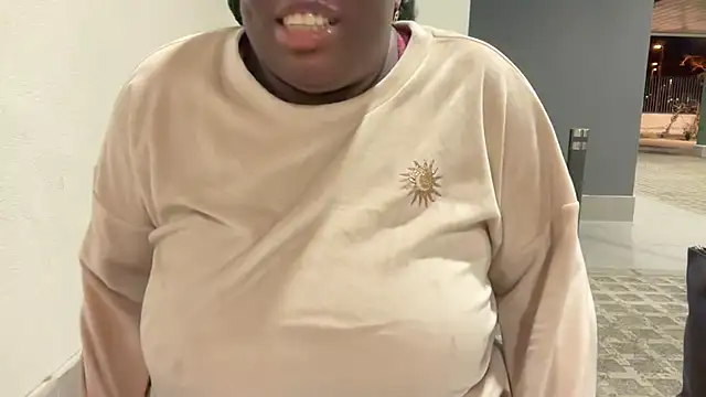 nanaisbackk live sex cam