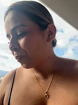 itsdanividarte's cam snapshot