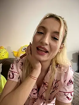 Ella_Charm's cam snapshot