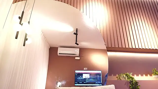 Tayler_Kim's cam snapshot