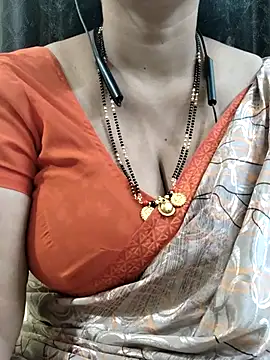 bhuvana_555's cam snapshot