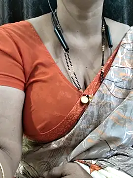 bhuvana_555's cam snapshot