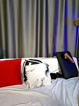 Milforja live sex cam