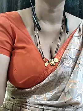 bhuvana_555's cam snapshot