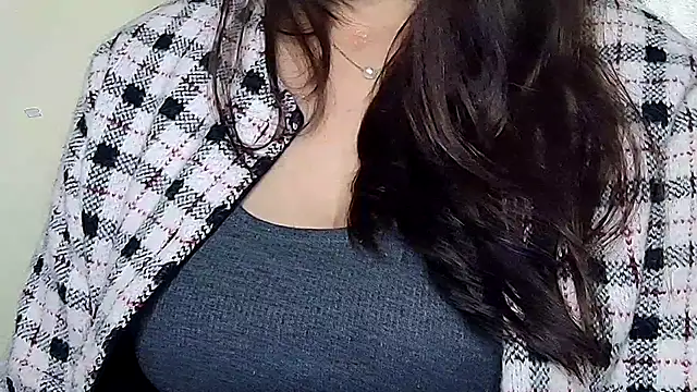 Naina_For_You's cam snapshot