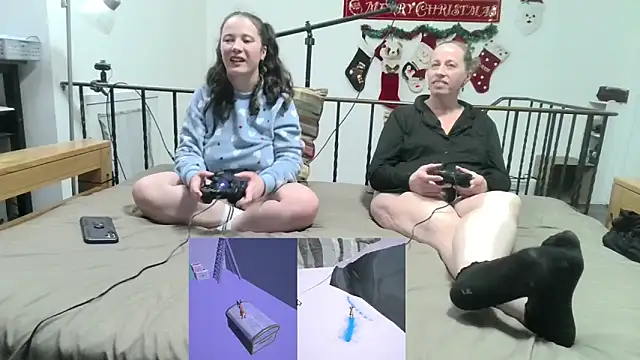 ShyAndHappyCdns's cam snapshot