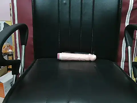 PreetyKitten's cam snapshot