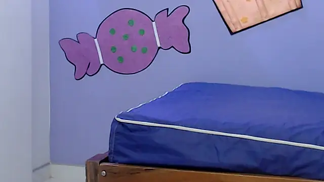 skinnykalitzo18's cam snapshot