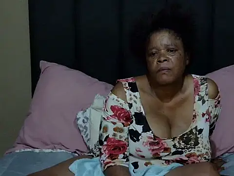 bigsexymama2's cam snapshot