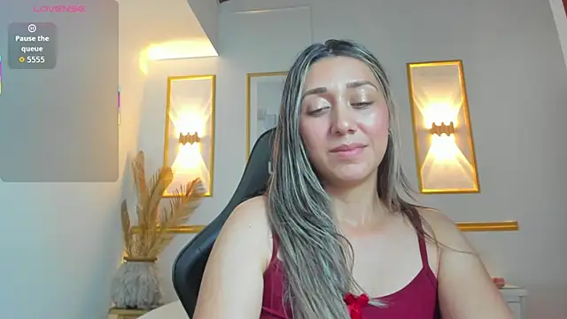 karlyy_'s cam snapshot