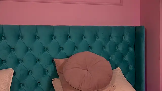 TaliaMorenne's cam snapshot