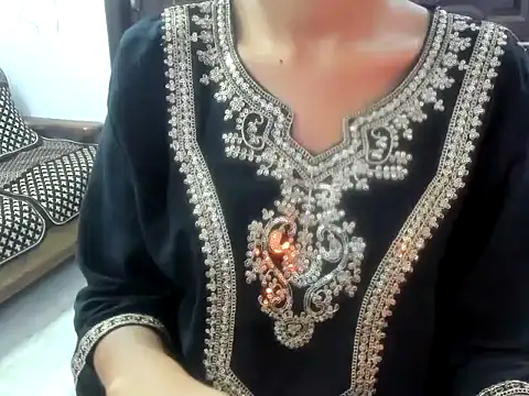 Cute-alishaa live sex cam