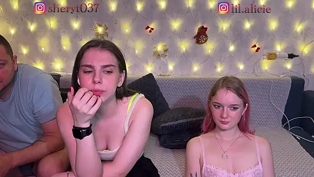 Sweety-Couple-'s cam snapshot