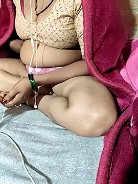 POOJACOUPLE live sex cam