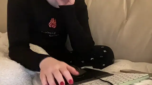 ijustturned18today's cam snapshot