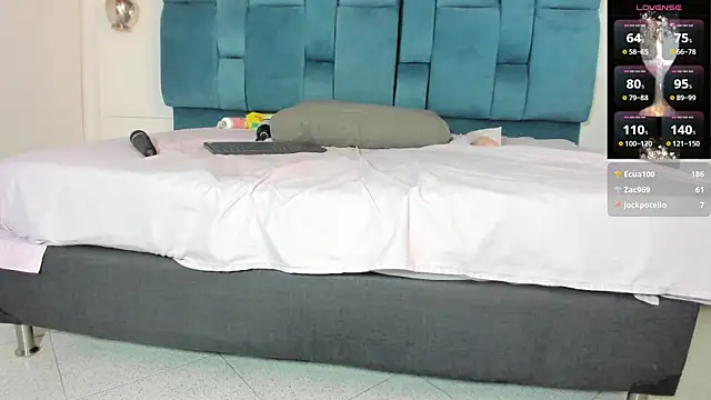 mia__fernandez's cam snapshot