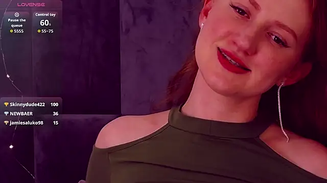 SaraMoor's cam snapshot