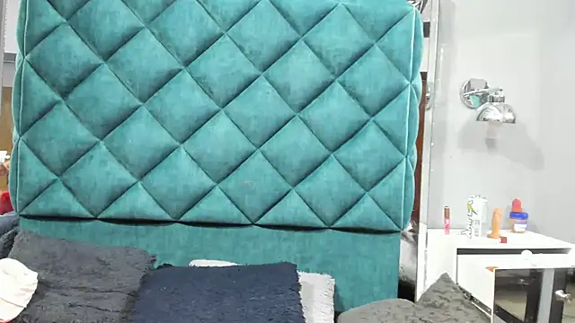 PENELOPELEWISs's cam snapshot