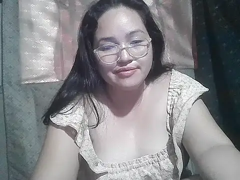 yummy_jyra02167's cam snapshot