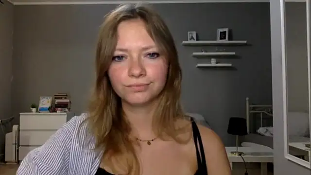 MillieShow's cam snapshot