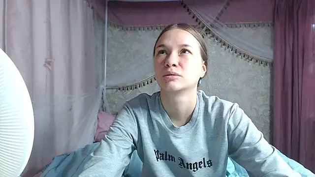 leila_bambi_'s cam snapshot