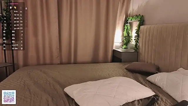 AngelenaCrittendon's cam snapshot