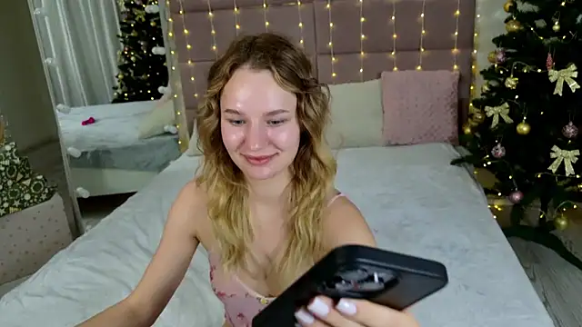 IndieMoon live sex cam