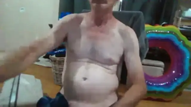 Lovyourpuss's cam snapshot