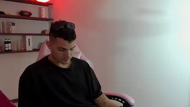 BooyHott_'s cam snapshot