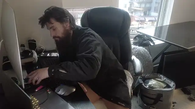 Armyexhibitionistvet live sex cam