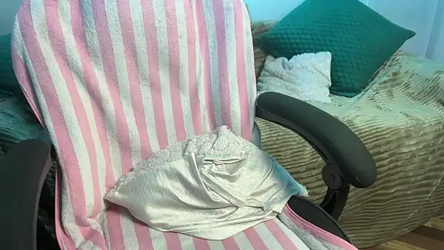 Queen_Angelena's cam snapshot